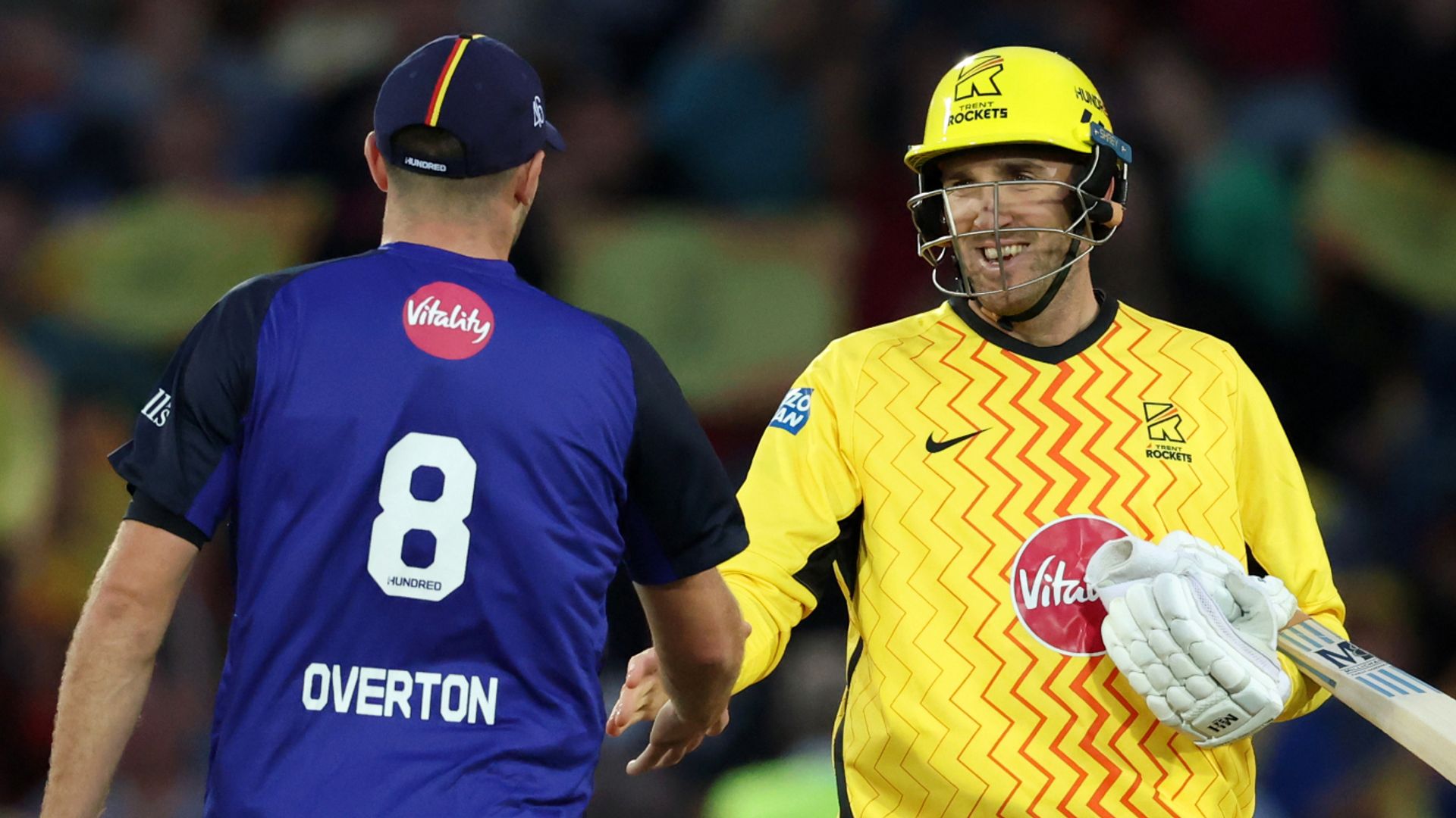 Craig Overton memenangkan pertarungan dengan saudaranya Jamie dalam menghibur Hundred finish